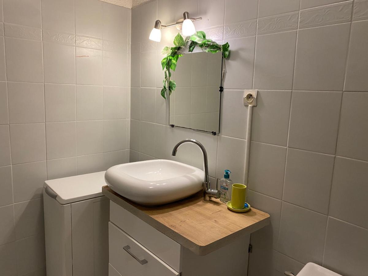 Апартаменты Au Pied De La Cite, T3 Au Calme Каркассон Экстерьер фото
